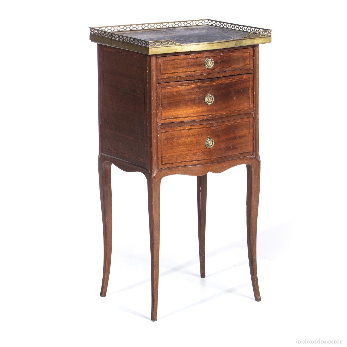 Antiquit&eacute;s: Mesa auxiliar
