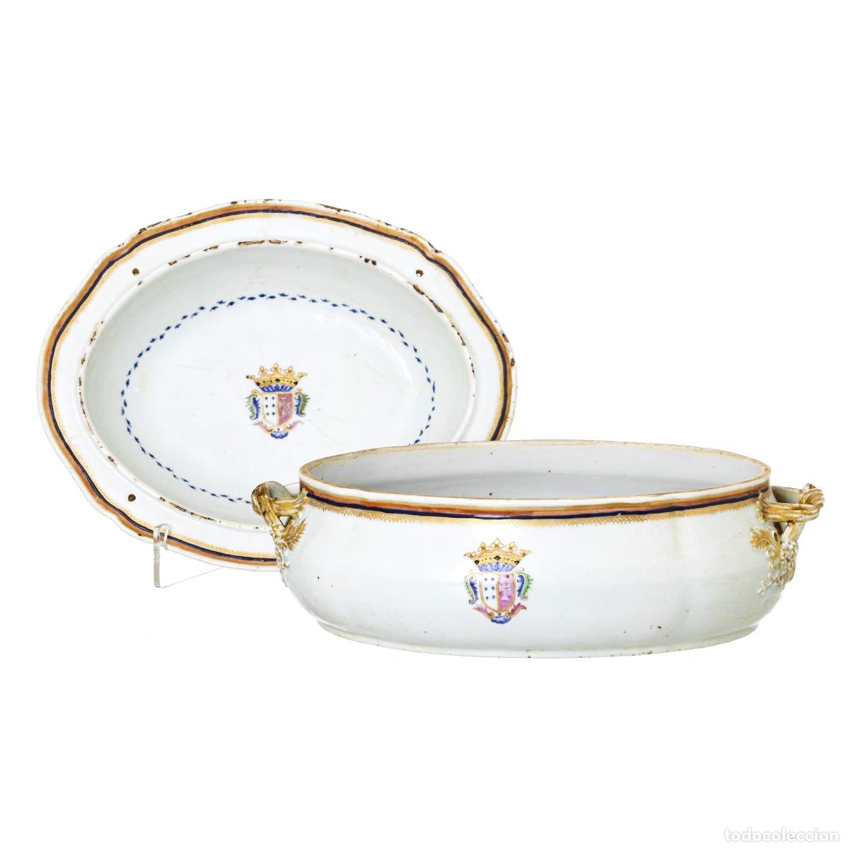 Antiguidades: Porcelana oriental - Plato y sopera con tapa y escudo de armas - Compa&ntilde;&iacute;a Brit&aacute;nica de las Indias Or