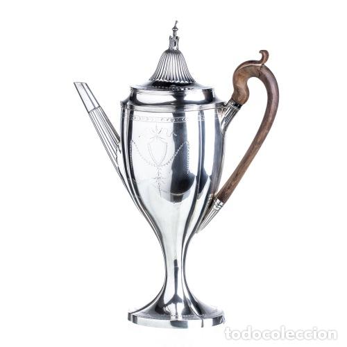 Antig&uuml;edades: Cafetera de plata D. Maria - siglo XVIII - Foto 1