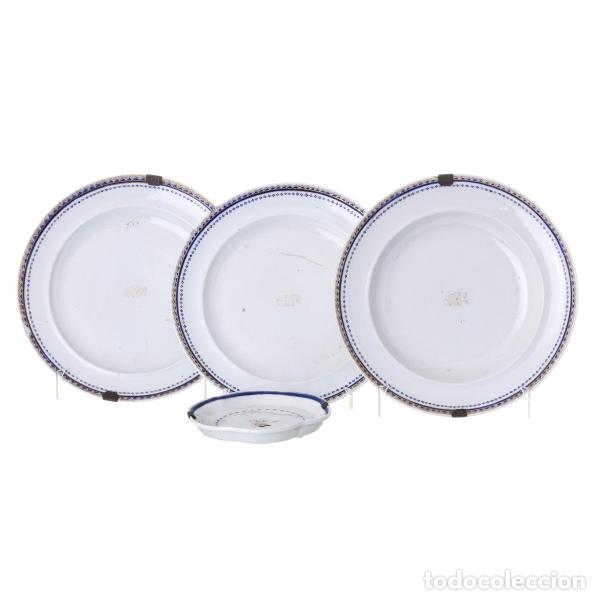 Antiquit&eacute;s: Porcelana oriental - Tres platos y una fuente - Compa&ntilde;&iacute;a Brit&aacute;nica de las Indias Orientales
