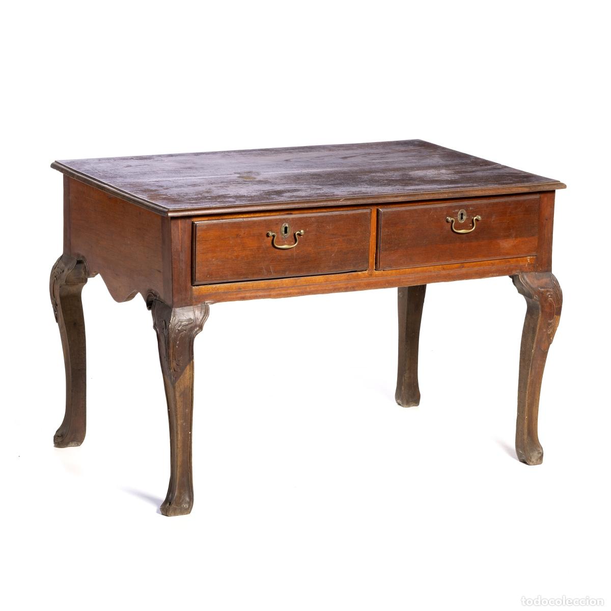 Antig&uuml;edades: Mesa auxiliar de madera vinh&aacute;tico - siglo XIX