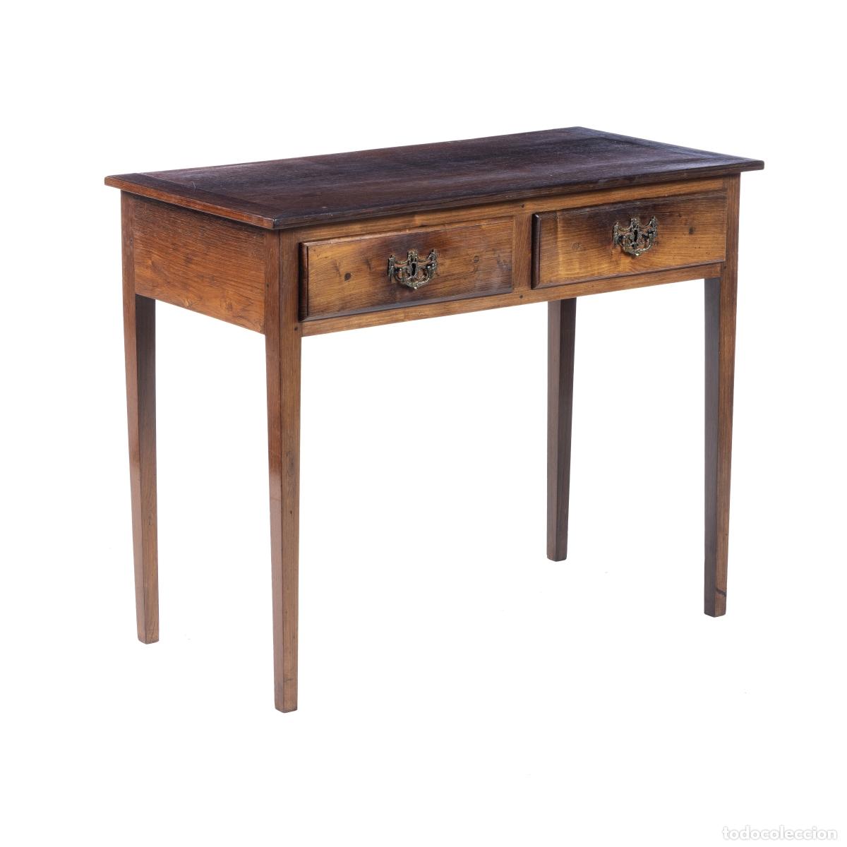 Antiquit&eacute;s: Mesita auxiliar, estilo D. Maria, hecha de madera de jacarand&aacute; - siglo XIX