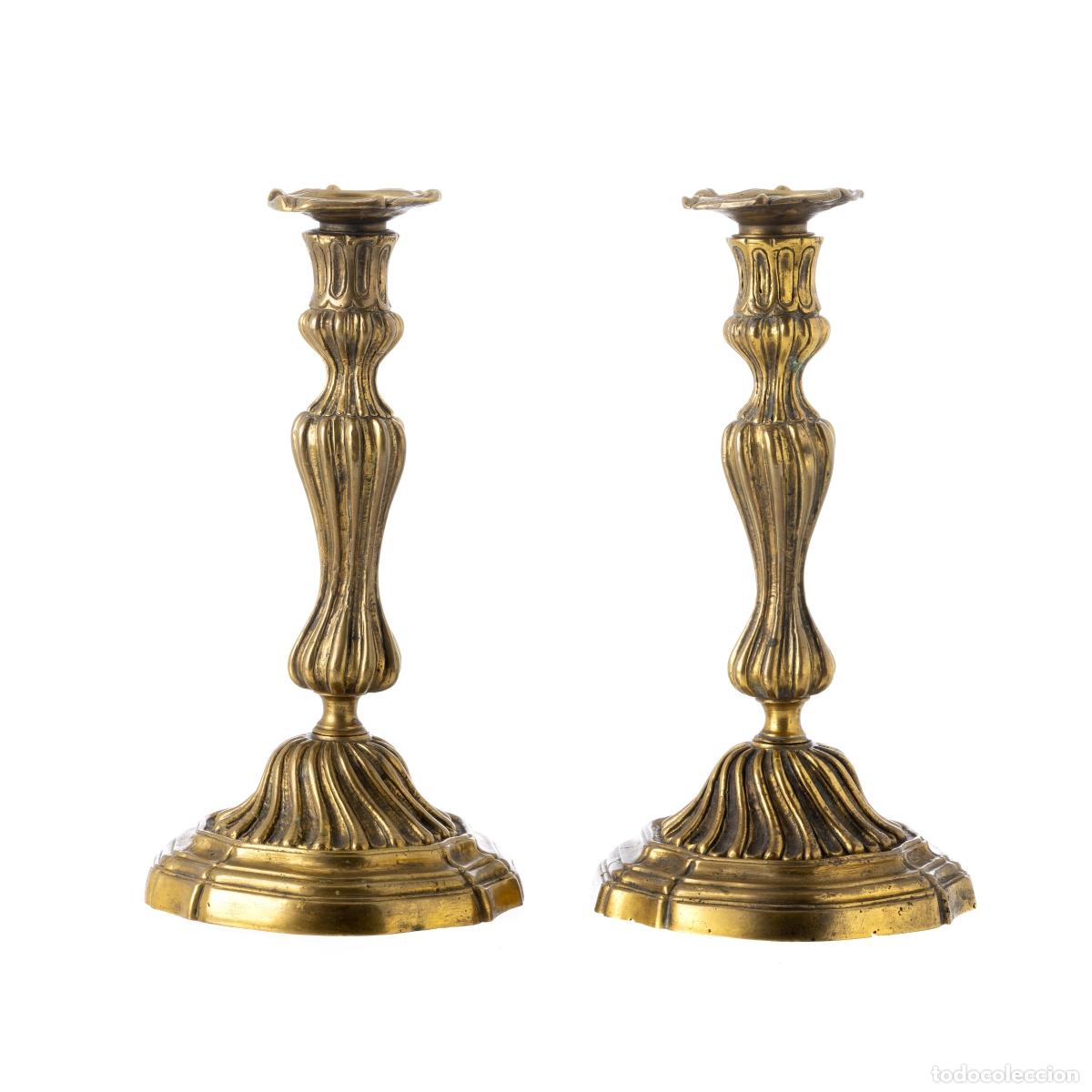 Antig&uuml;edades: Par de candelabros de bronce - siglo XIX - Foto 1