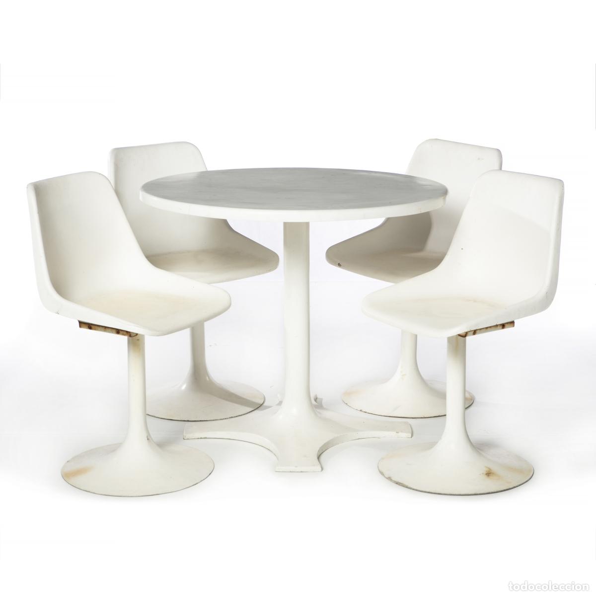 Antiquit&eacute;s: Mesa y 4 sillas - Un dise&ntilde;o de Eero Saarinen - Estilo Eero 48 - Knoll
