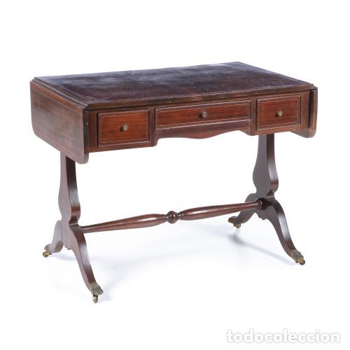 Antig&uuml;edades: Mesa auxiliar para sof&aacute; - Foto 1
