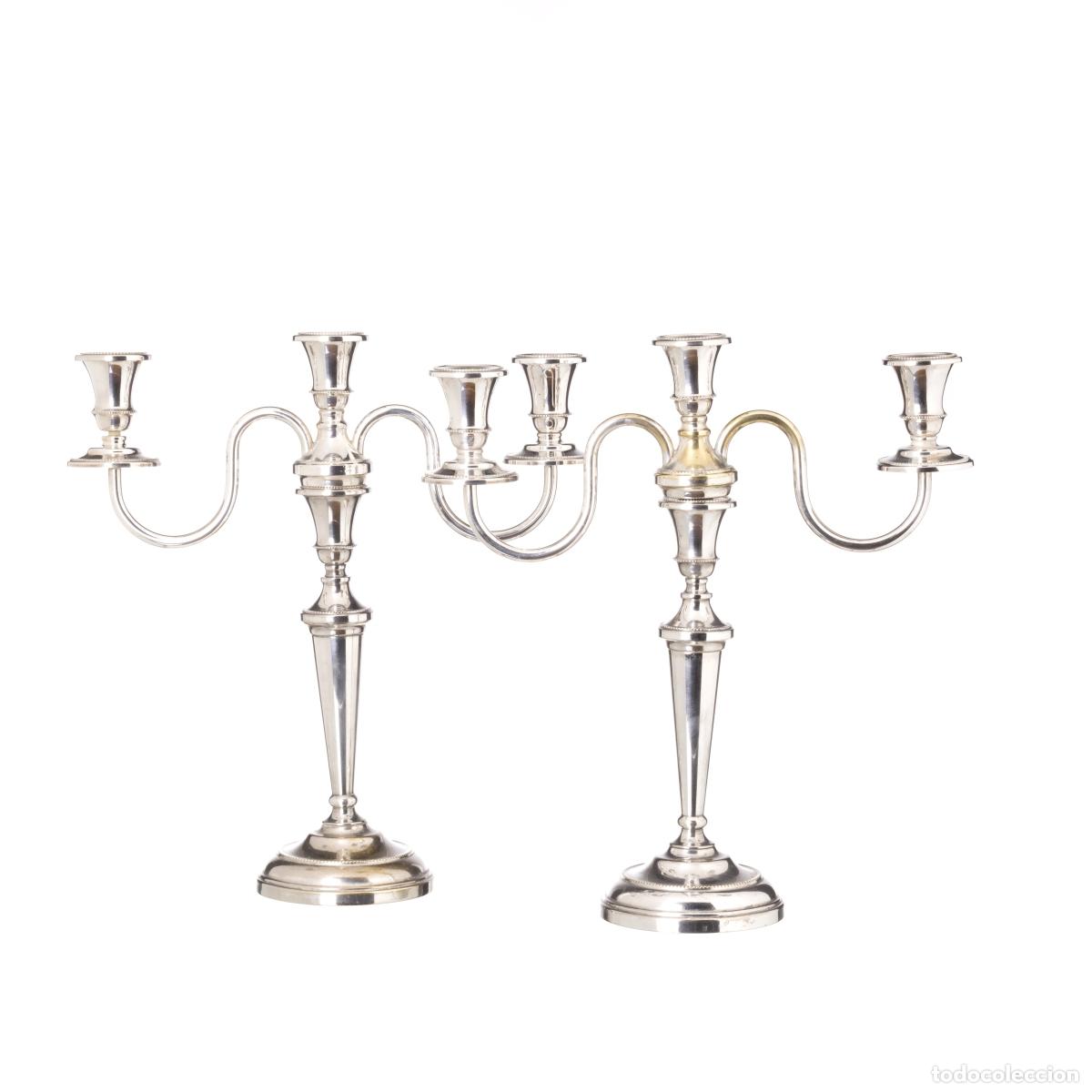 Antiguidades: Par de candelabros