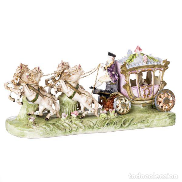 Antiguidades: Porcelana - Carruaje tirado por caballos