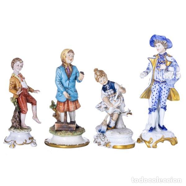 Antiguidades: Porcelana - Juego de cuatro esculturas - Capodimonte