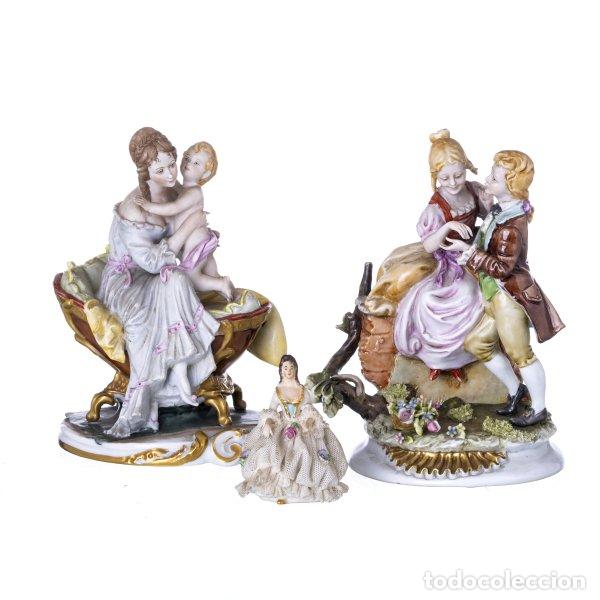 Antiques: Porcelana - Dos grupos escult&oacute;ricos y escultura