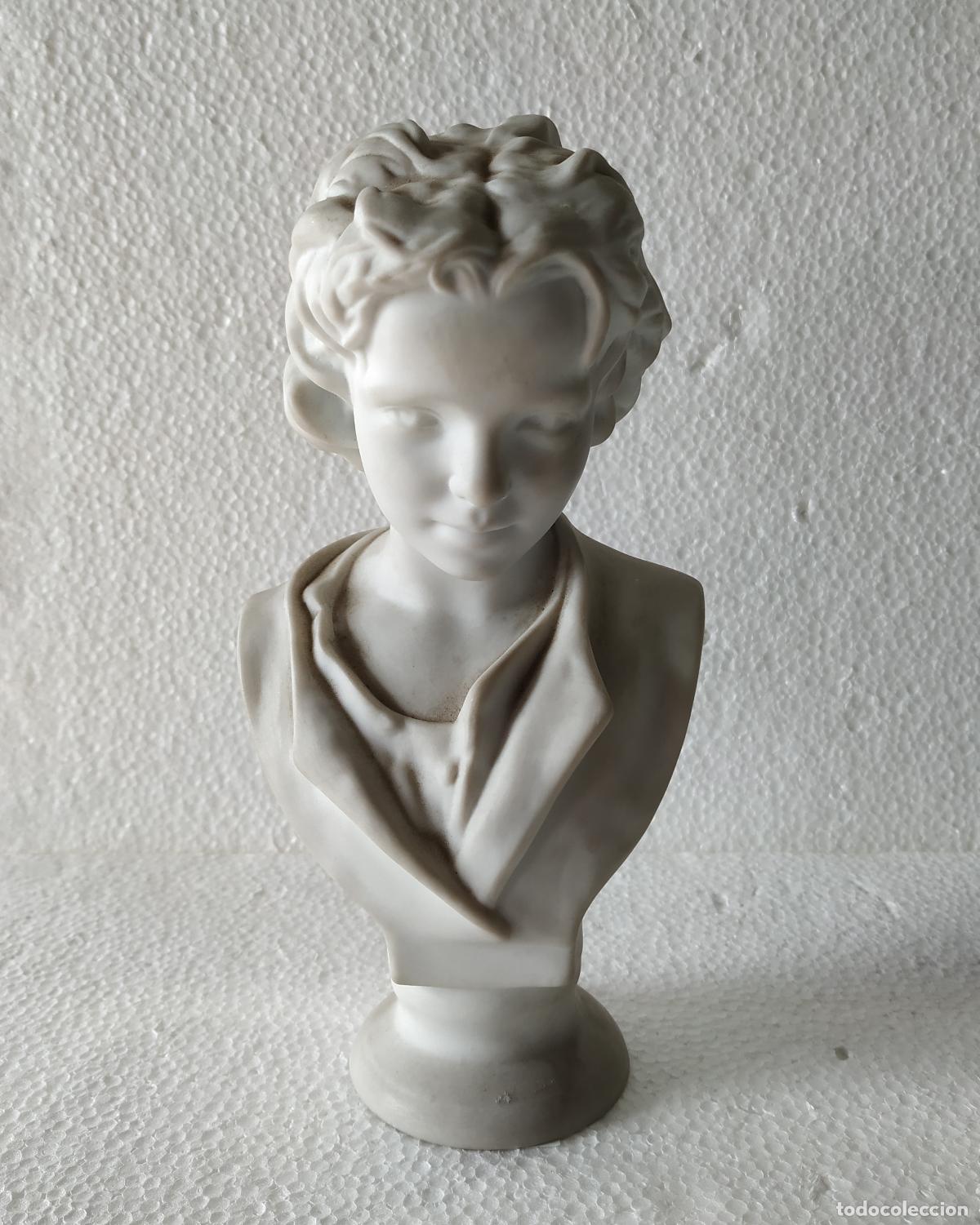 Antiques: Porcelana - 'Flor Salvaje' - Antonio Soares dos Reis - Vista Alegre