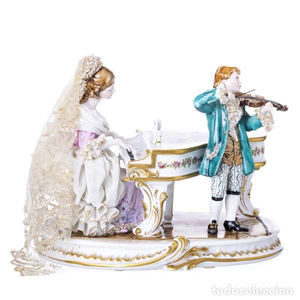 Antiques: Porcelana - Grupo escult&oacute;rico - Tiche