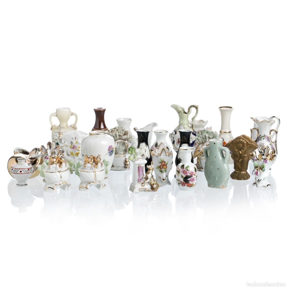 Antiques: Porcelana - Lote de 26 jarrones en miniatura