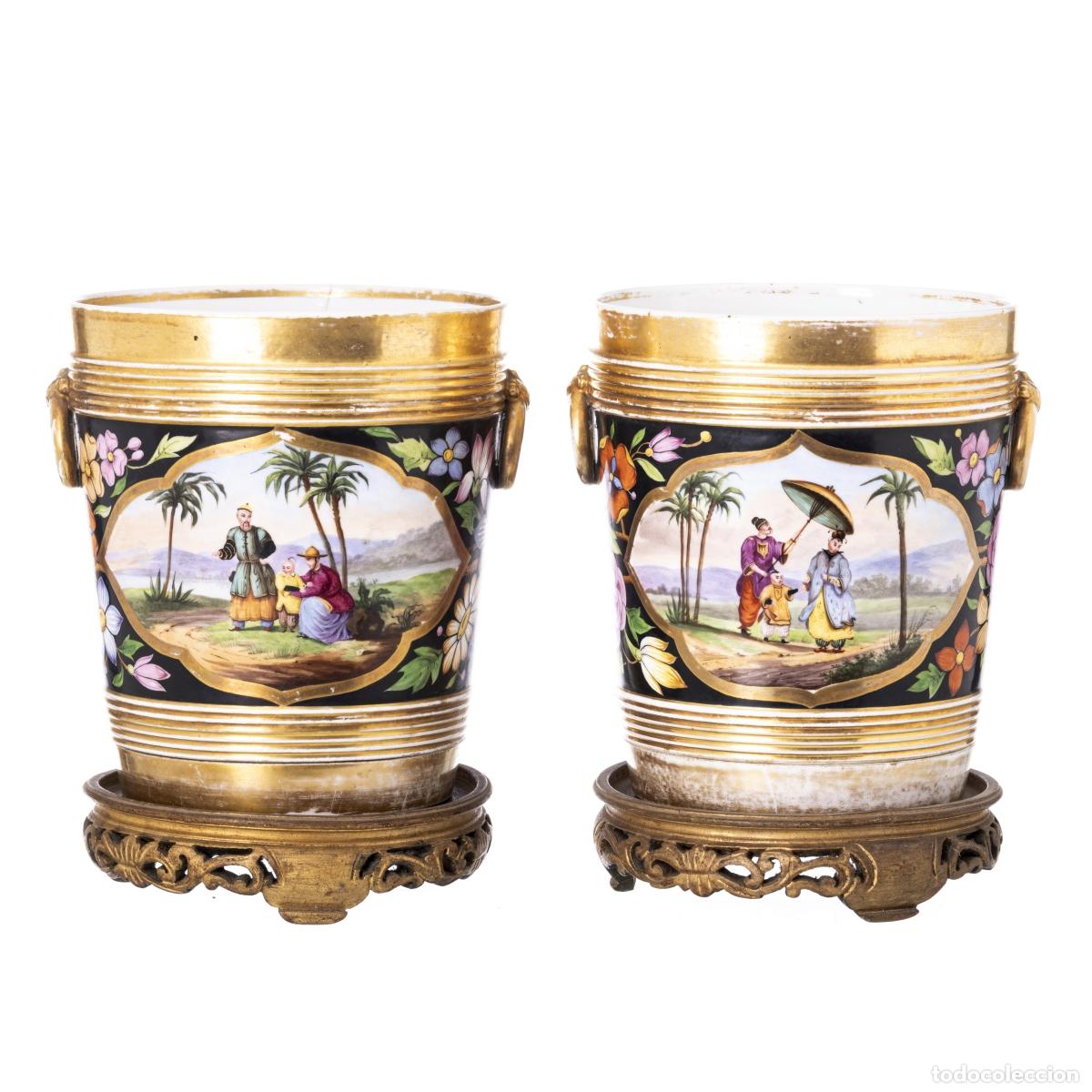 Antiques: Porcelana - Par de macetas - Siglo XIX