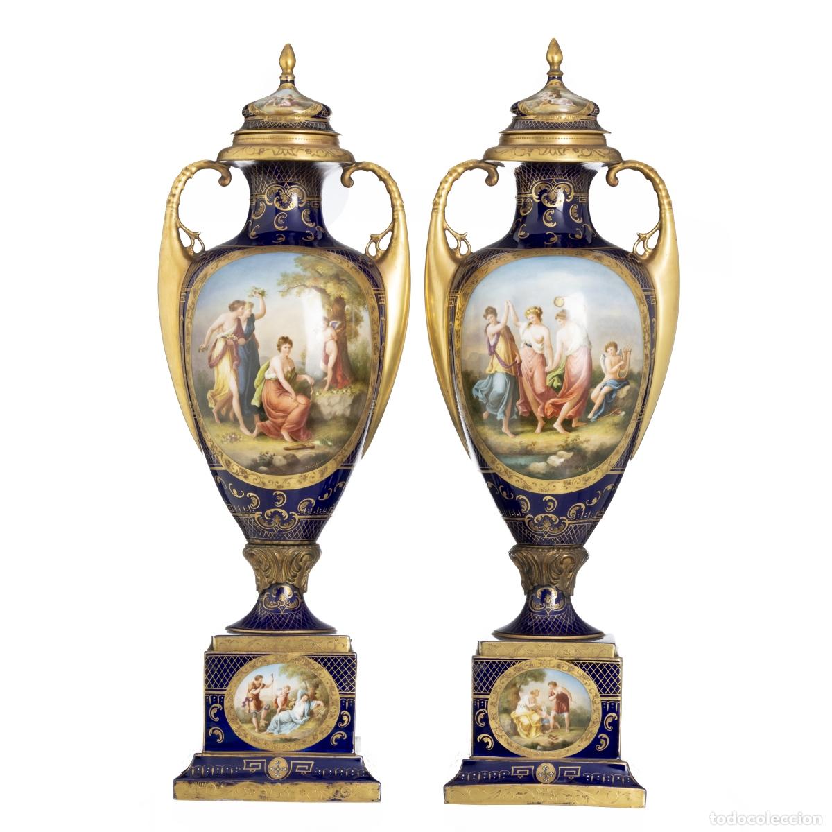 Antiques: Porcelana - Par de jarrones con tapa, 80 cm (firmados) - Real Viena - Siglo XIX