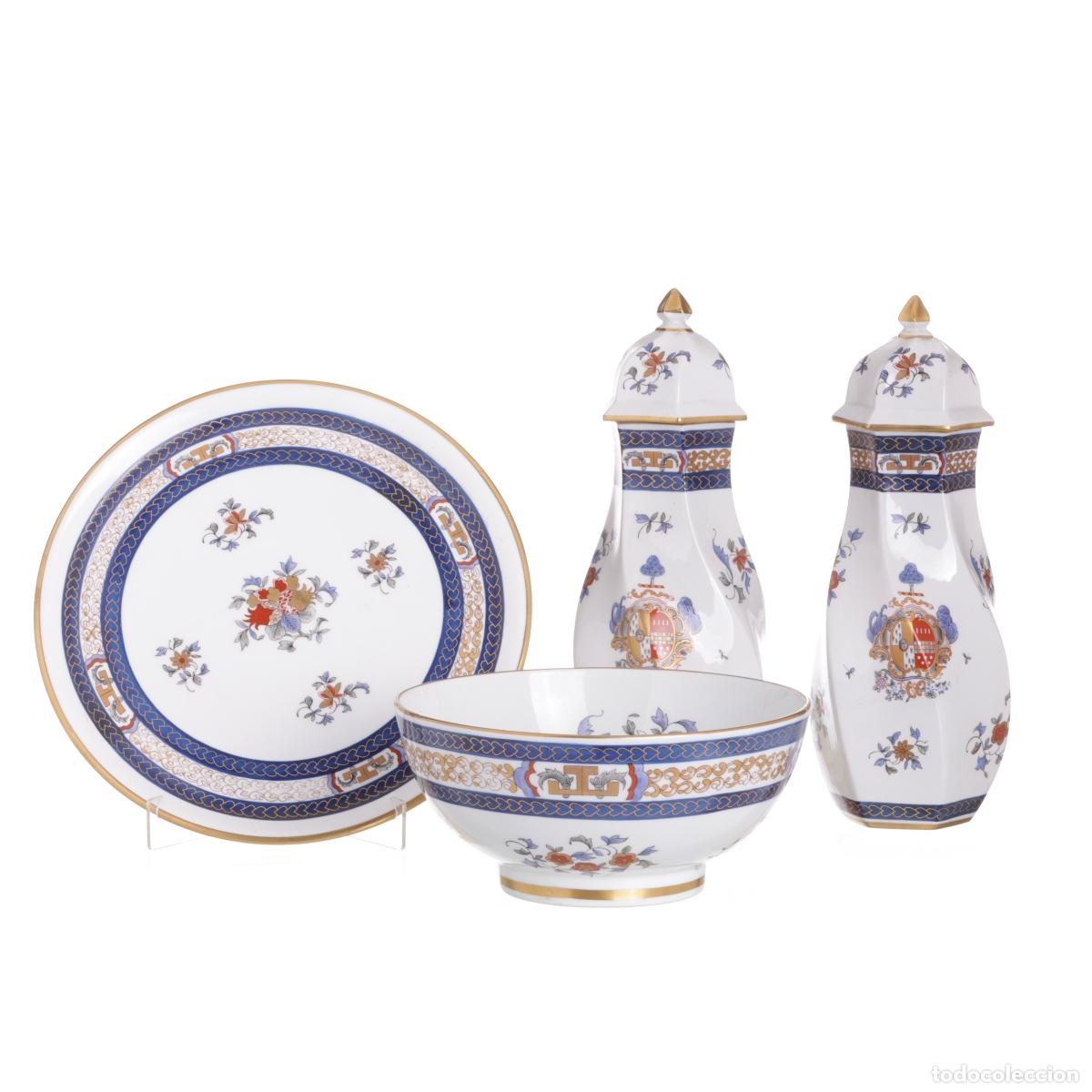 Antiquit&auml;ten: Porcelana - Bol con presentador y par de jarras