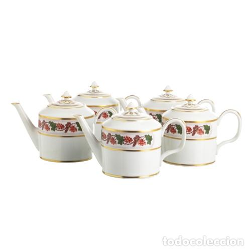 Antiguidades: Porcelana - Tres teteras 'Vinha' - Vista Alegre