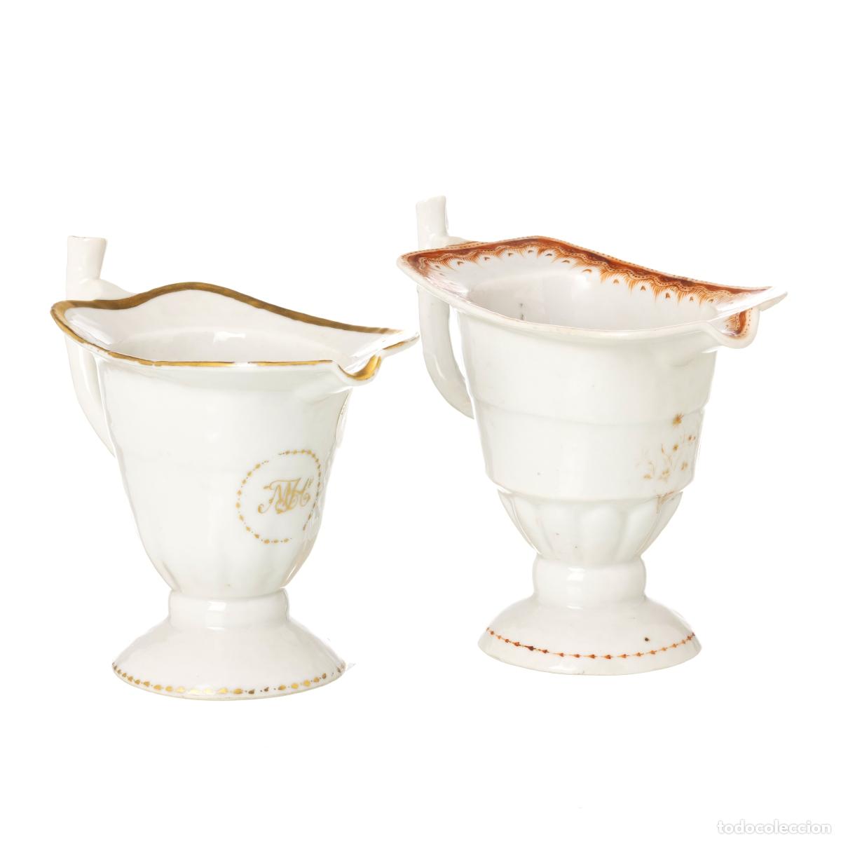 Oggetti Antichi: Porcelana oriental - Dos salseras con forma de casco invertido - Compa&ntilde;&iacute;a Brit&aacute;nica de las Indias Or