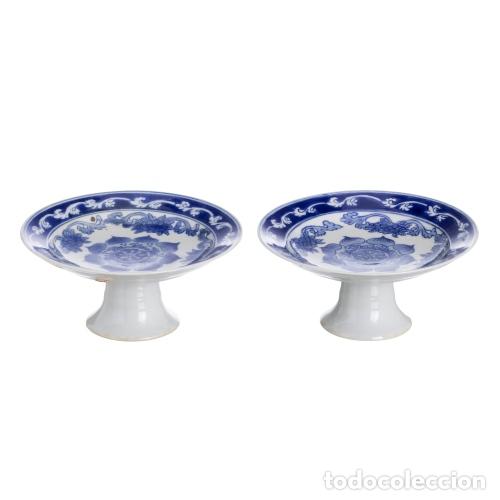 Oggetti Antichi: Porcelana oriental - Dos cuencos de tallo alto