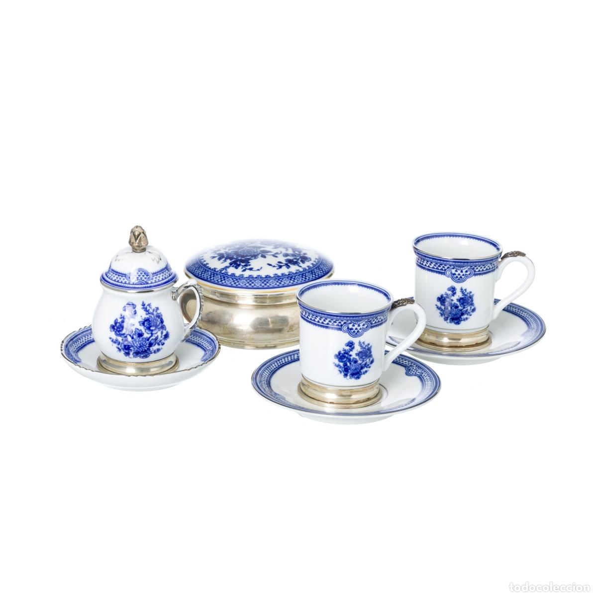 Antiques: Plata - Juego de dos tazas, platillo, jarra de leche y azucarero.