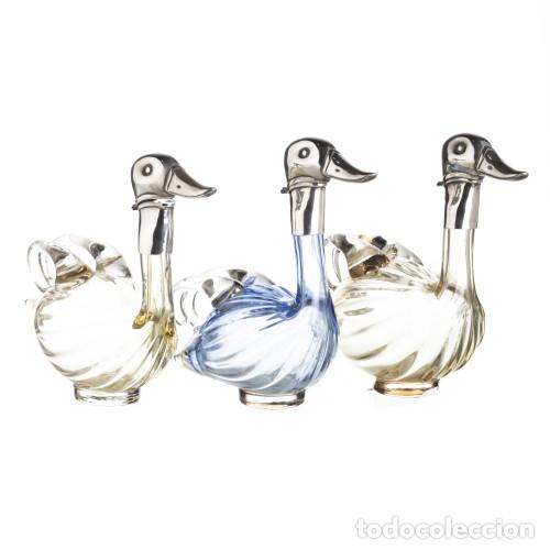 Antig&uuml;edades: Plata - Tres botellas con forma de pato - Foto 1