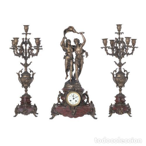 Antig&uuml;edades: Relojes - Reloj y par de candelabros de cinco brazos; Art Nouveau - Siglo XIX