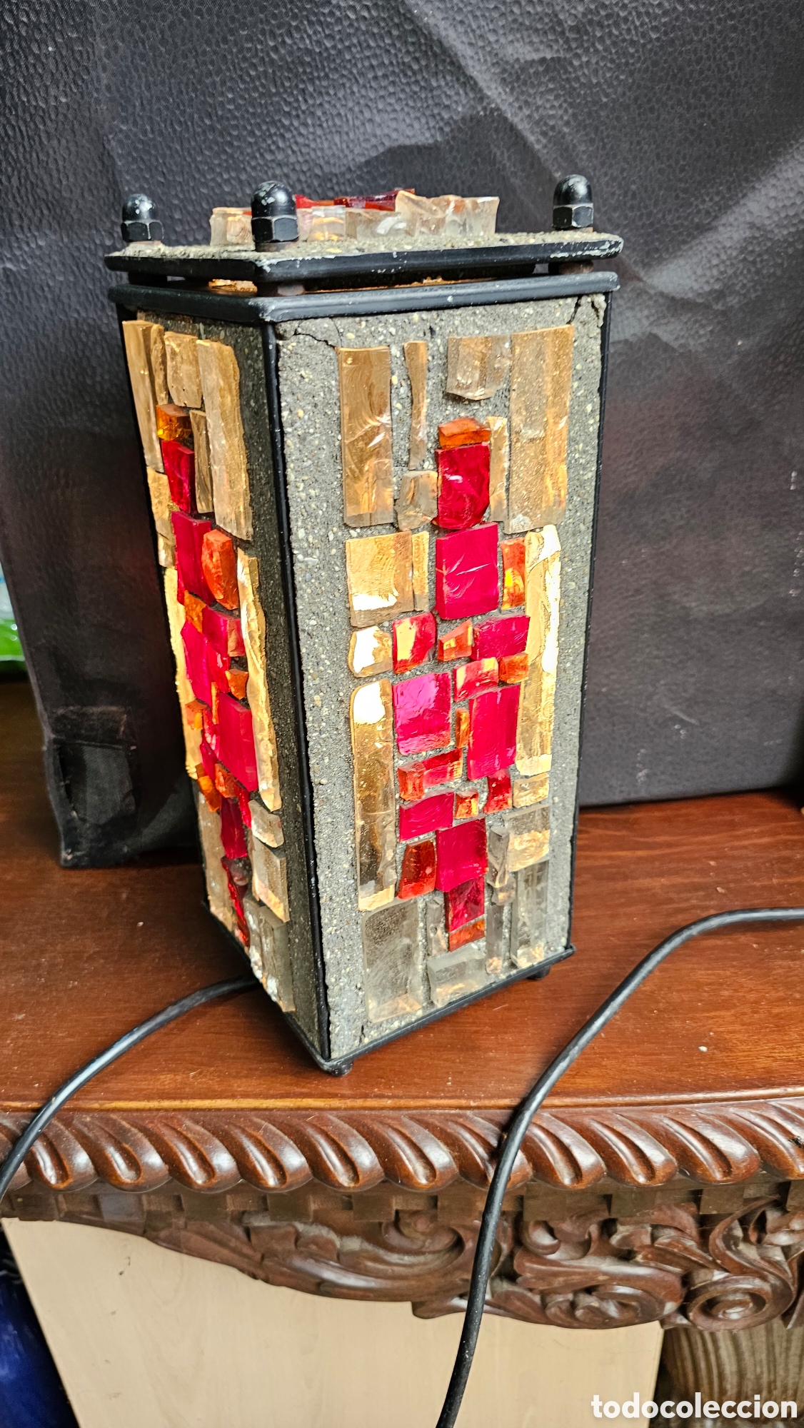 Antig&uuml;edades: Curiosa l&aacute;mpara de cristales y hormig&oacute;n