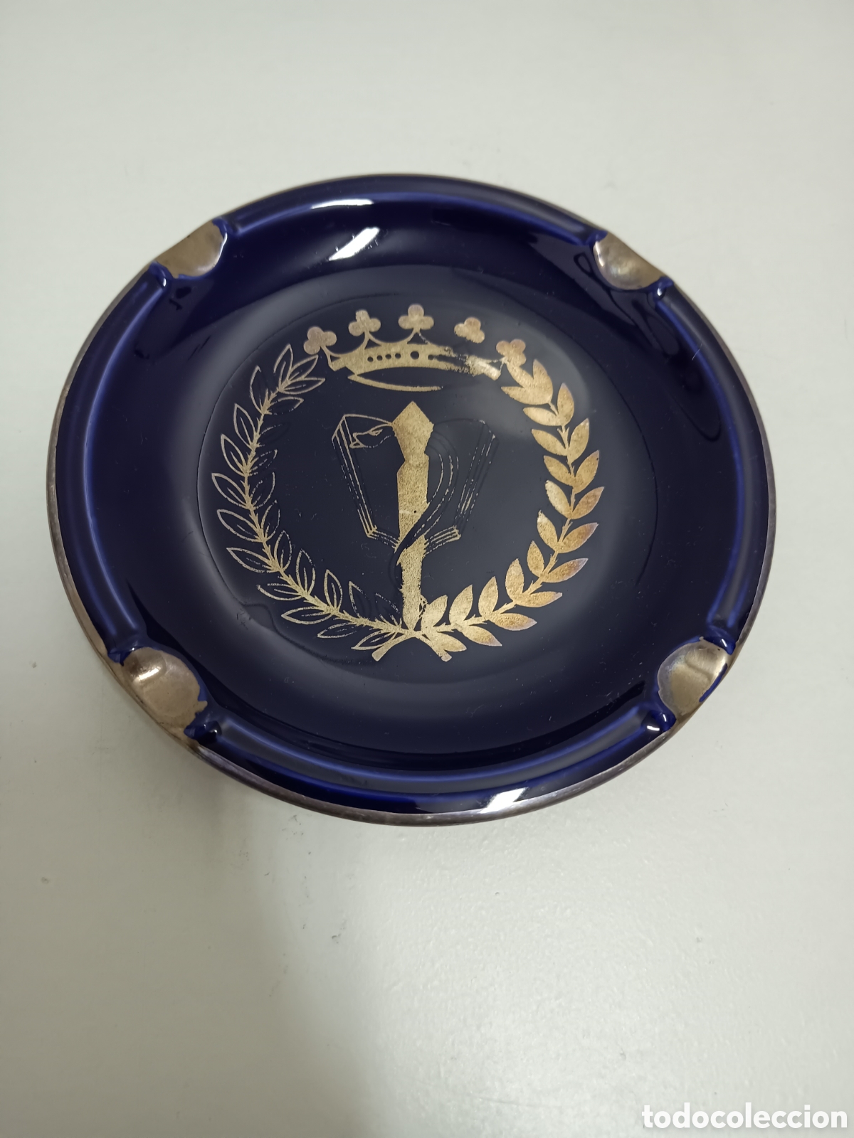 Antiguidades: CENICERO DE PORCELANA VIDRIADA PINTADA CON PLATA DE LEY - MEDICINA - ULISES OVIEDO - 15,5 cm