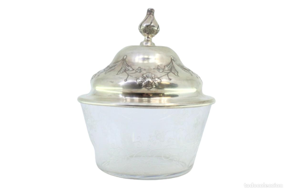 Antiquit&eacute;s: bombonera de plata