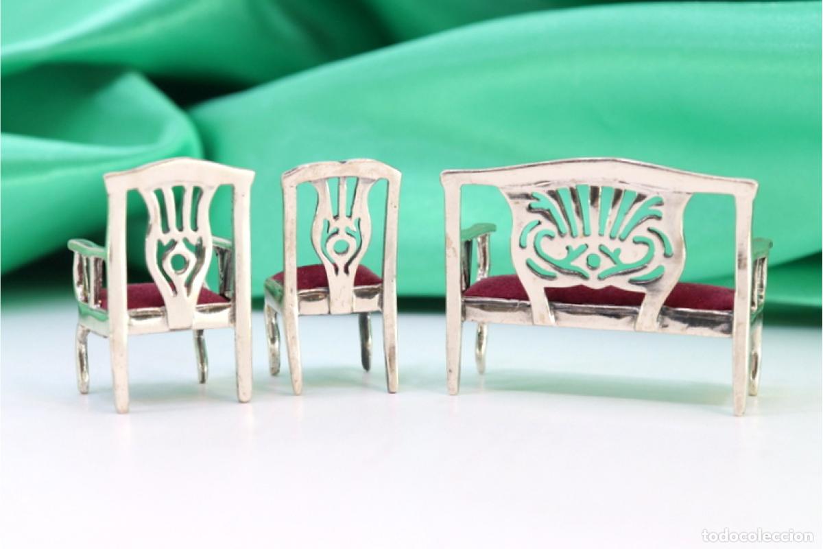 Antig&uuml;edades: Conjunto de plata: un sof&aacute; y dos sillas. - Foto 4