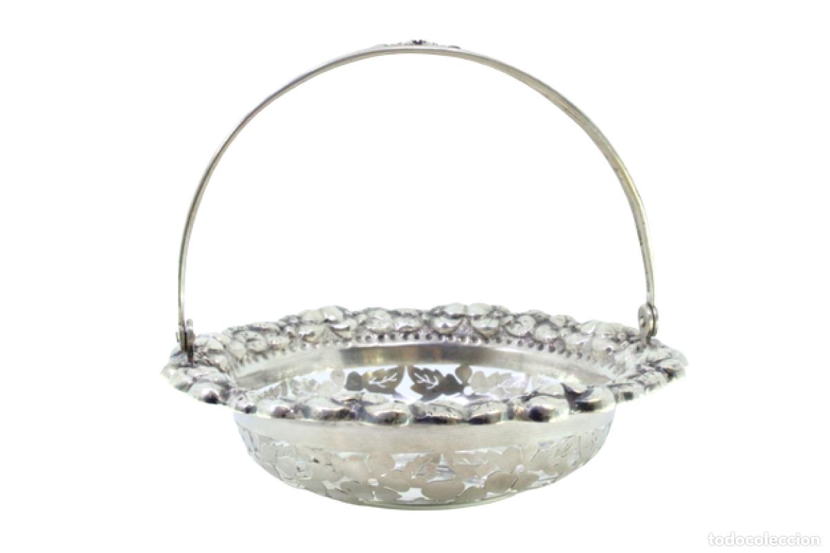 Antig&uuml;edades: bombonera de plata