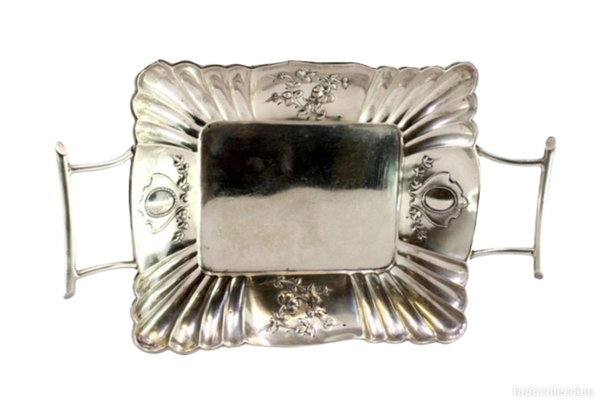 Antiquit&eacute;s: bombonera de plata