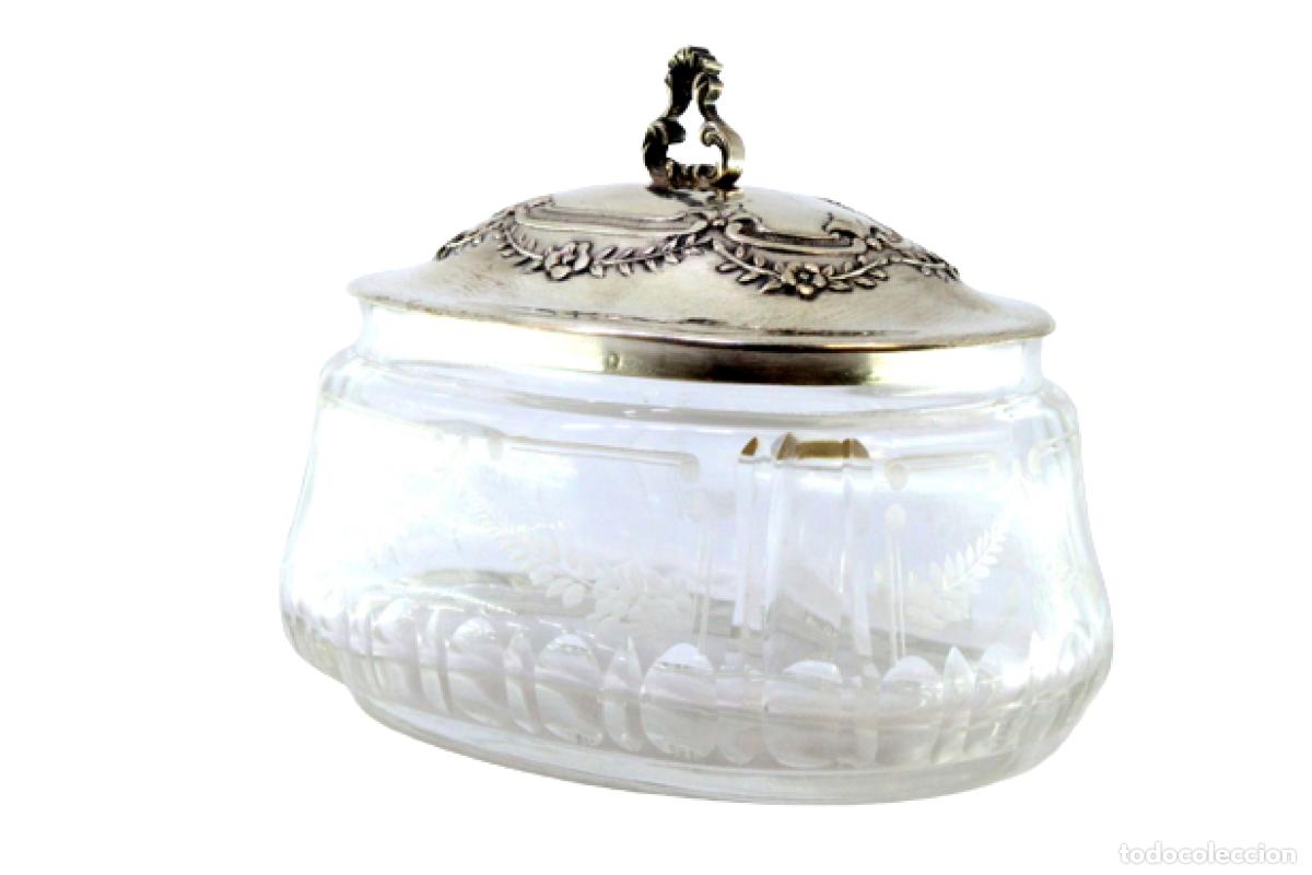 Antiquit&eacute;s: bombonera de plata