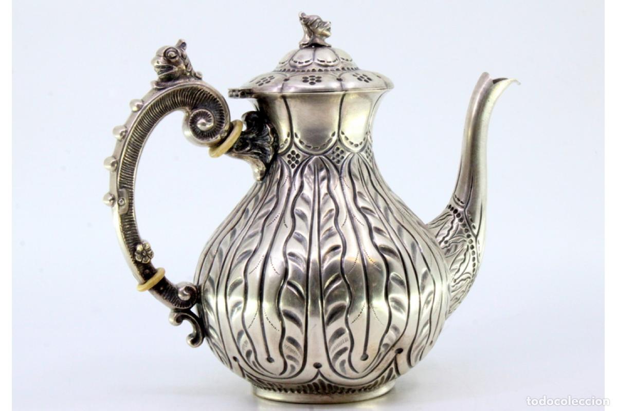 Antig&uuml;edades: Cafetera de plata - Foto 2