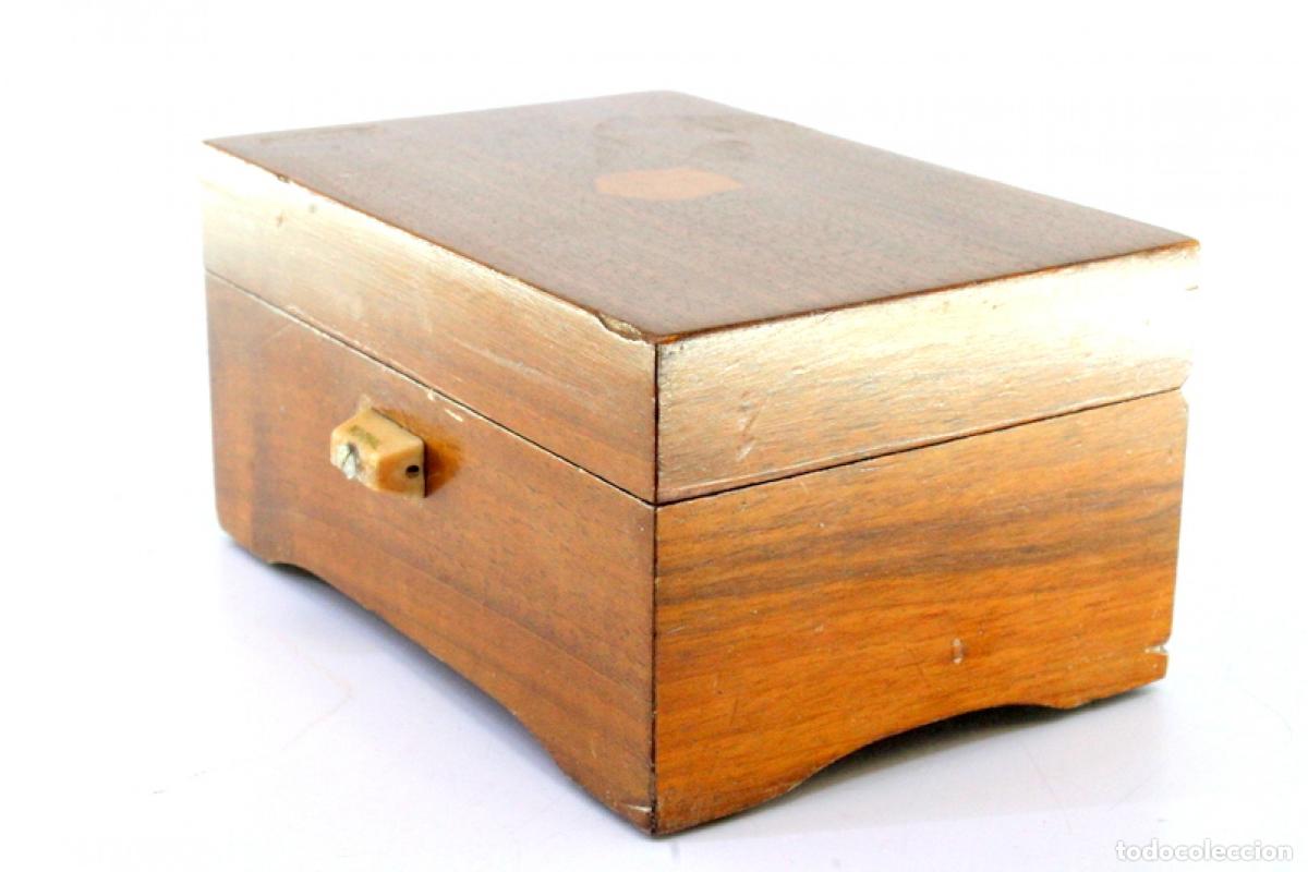 Antig&uuml;edades: Caja de belleza de plata - Foto 8