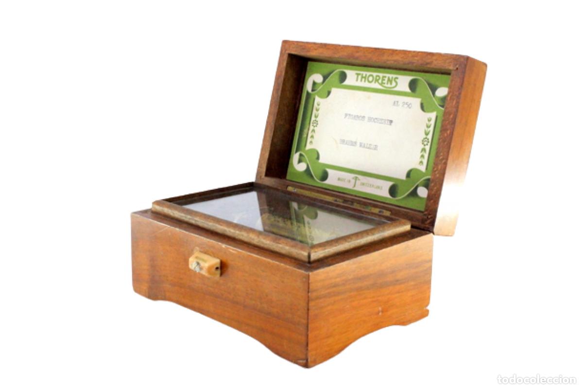 Antig&uuml;edades: Caja de belleza de plata - Foto 1