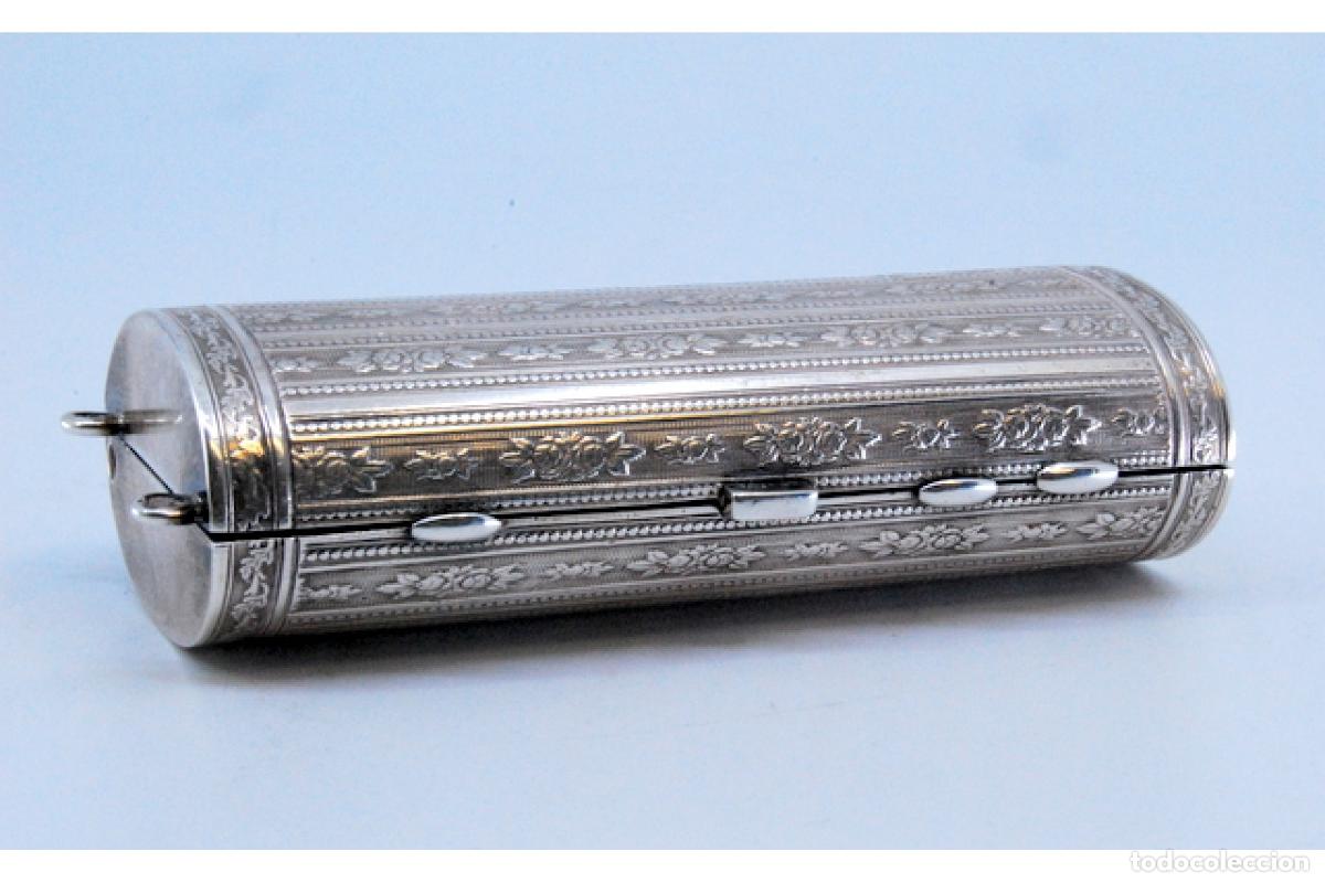 Antig&uuml;edades: Caja de belleza de plata - Foto 2