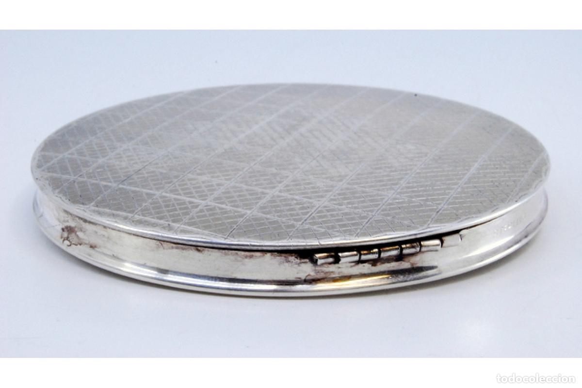Antig&uuml;edades: Caja de belleza de plata - Foto 2