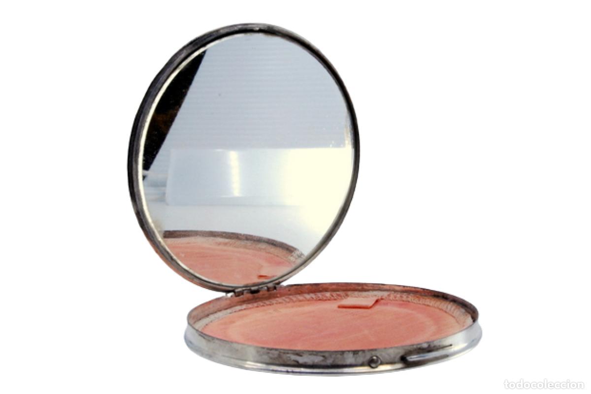 Antig&uuml;edades: Caja de belleza de plata - Foto 1