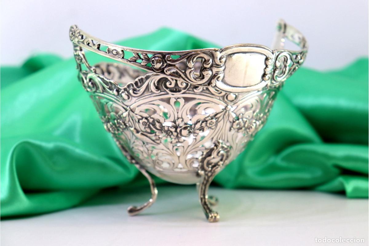 Antig&uuml;edades: bombonera de plata