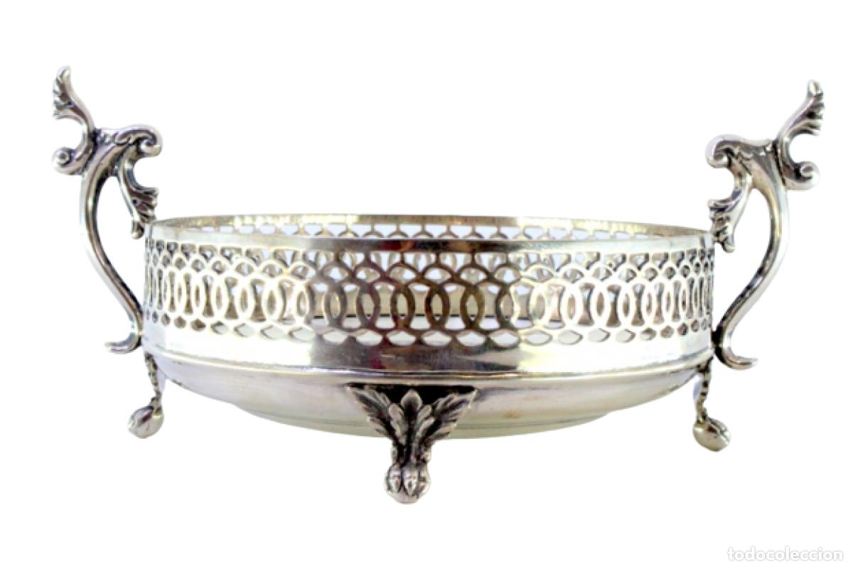 Antiguidades: bombonera de plata