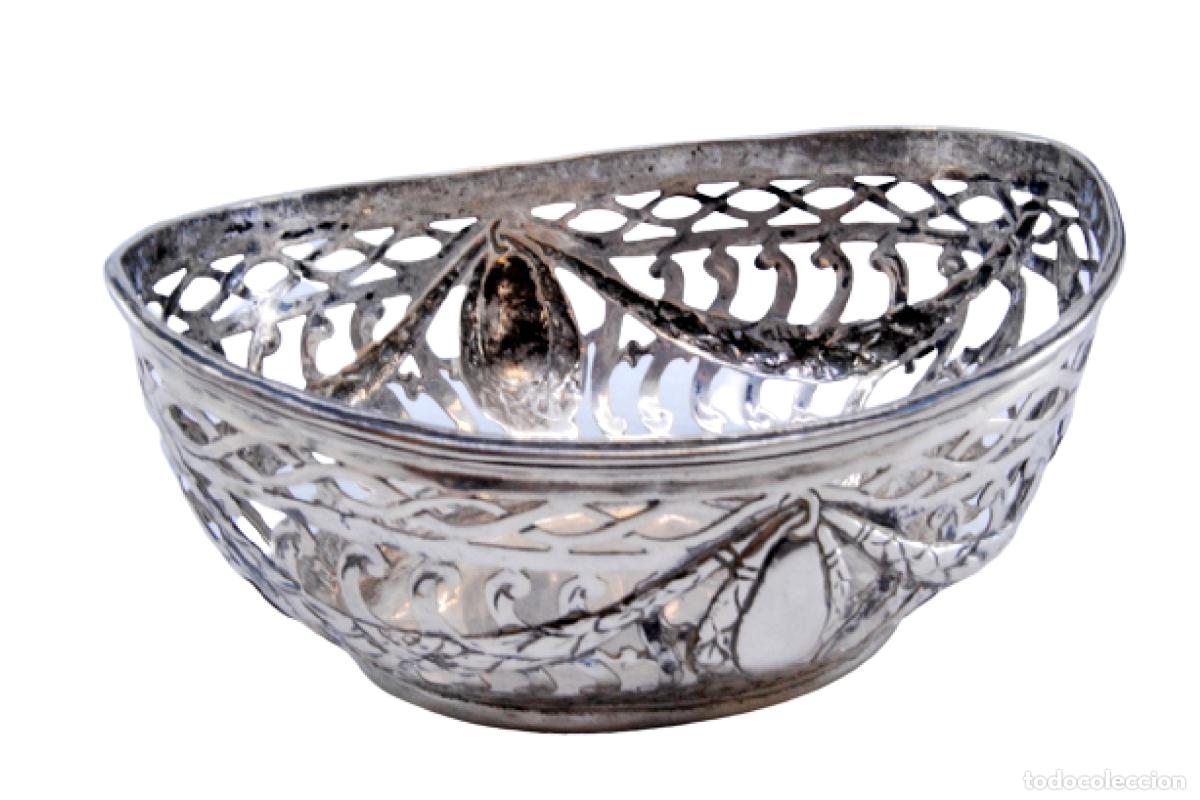 Antig&uuml;edades: bombonera de plata