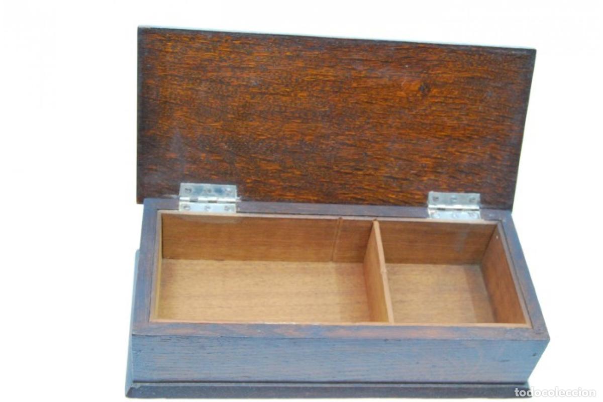 Antig&uuml;edades: Caja de cigarrillos, hecha de madera y plata. - Foto 2