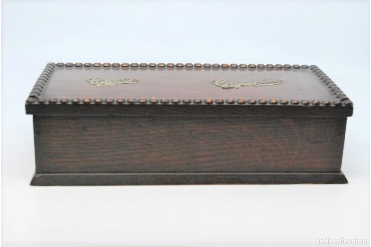 Antig&uuml;edades: Caja de cigarrillos, hecha de madera y plata. - Foto 3