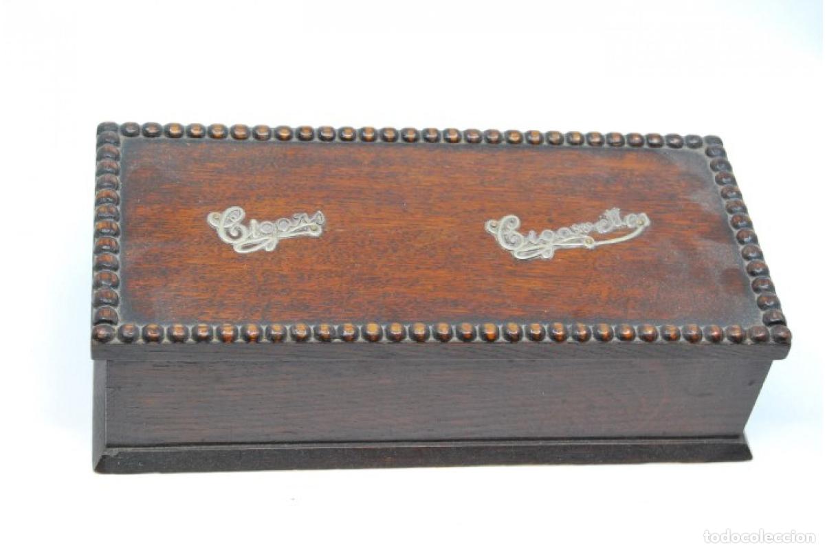 Antig&uuml;edades: Caja de cigarrillos, hecha de madera y plata. - Foto 4