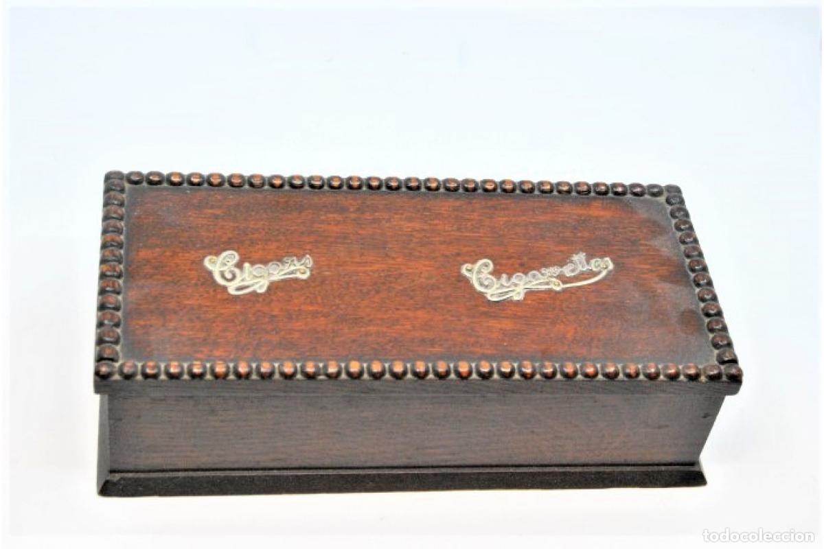 Antig&uuml;edades: Caja de cigarrillos, hecha de madera y plata. - Foto 5