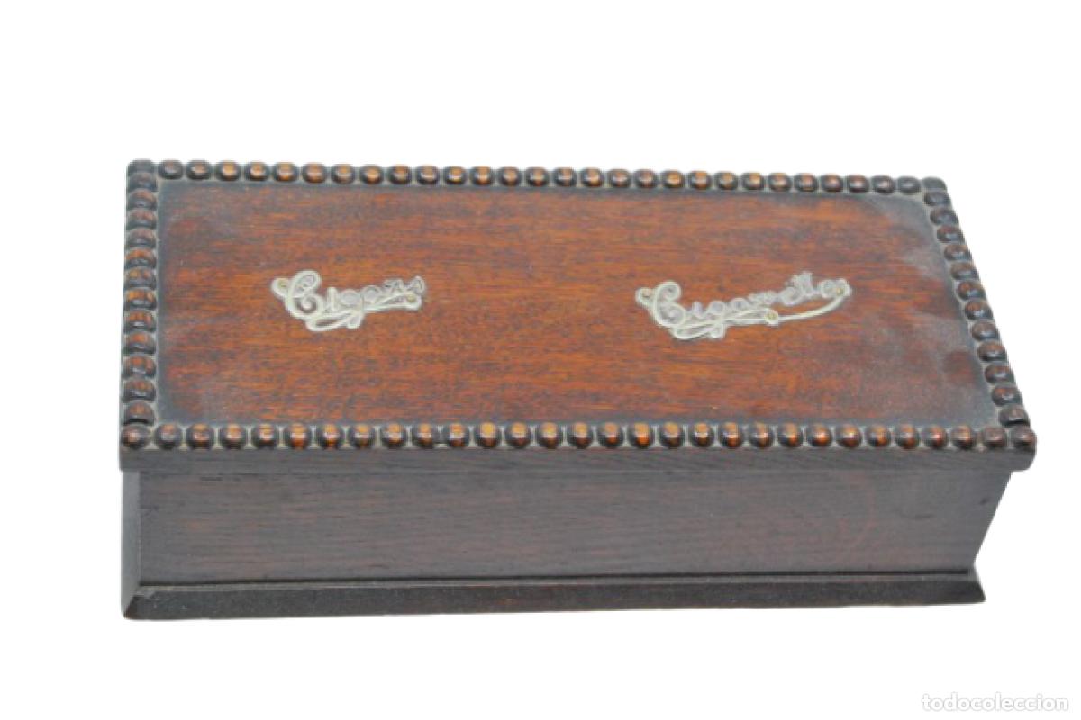 Antig&uuml;edades: Caja de cigarrillos, hecha de madera y plata. - Foto 1