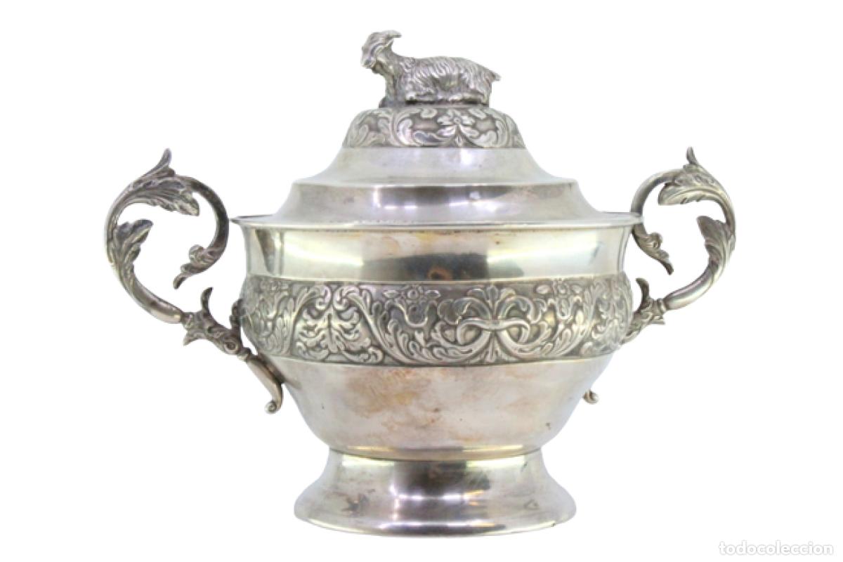 Antiquit&auml;ten: bombonera de plata