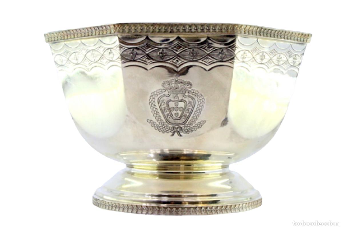 Antig&uuml;edades: bombonera de plata