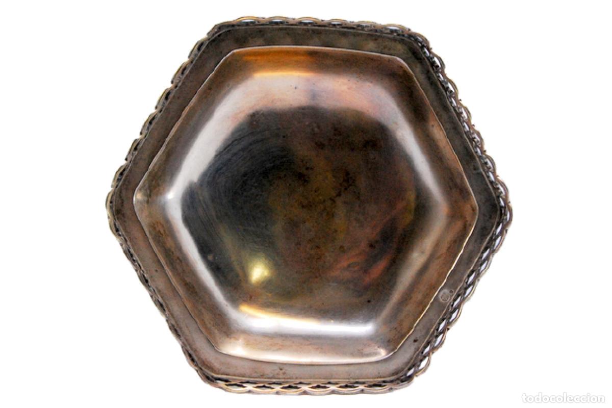 Antig&uuml;edades: bombonera de plata