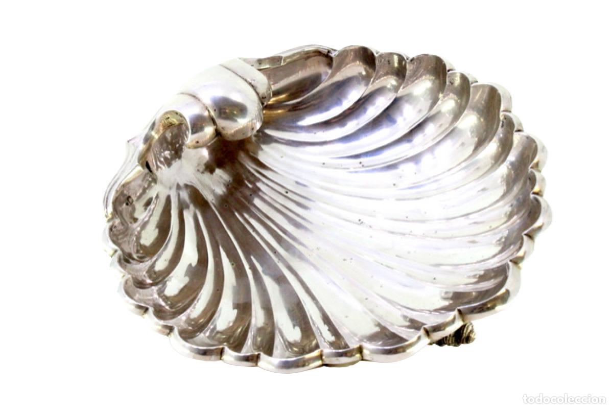 Antig&uuml;edades: bombonera de plata